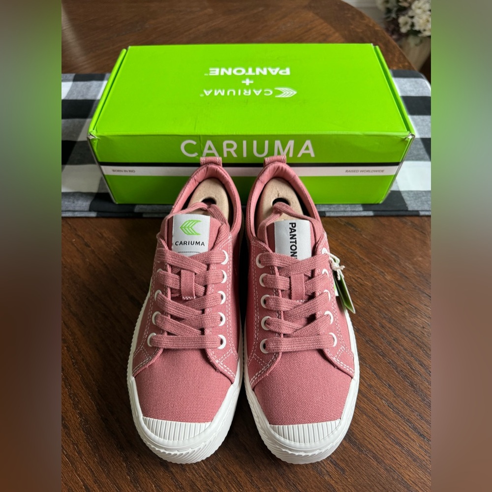 Cariuma + Pantone OCA Low Withered Rose Canvas Contrast Thread Sneaker - Picture 9 of 13